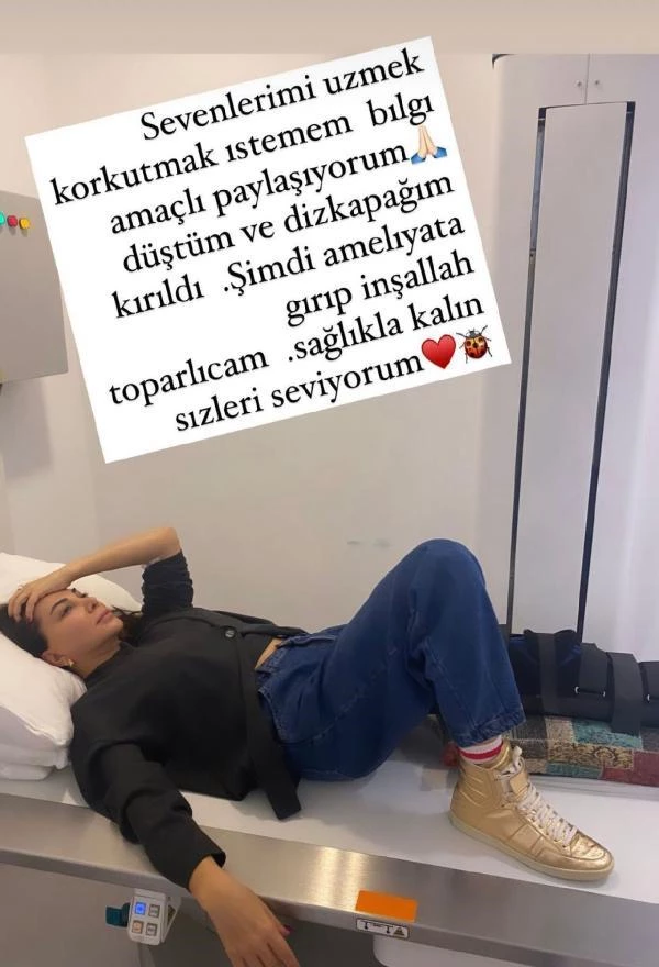 Şarkıcı Ebru Yaşar düşüp diz kapağını kırdı