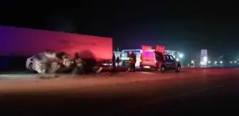 Son dakika! ÇANAKKALE'DE AKARYAKIT İSTASYONUNDAN ÇIKAN TIR'A OTOMOBİL ÇARPTI: 5 ÖLÜ