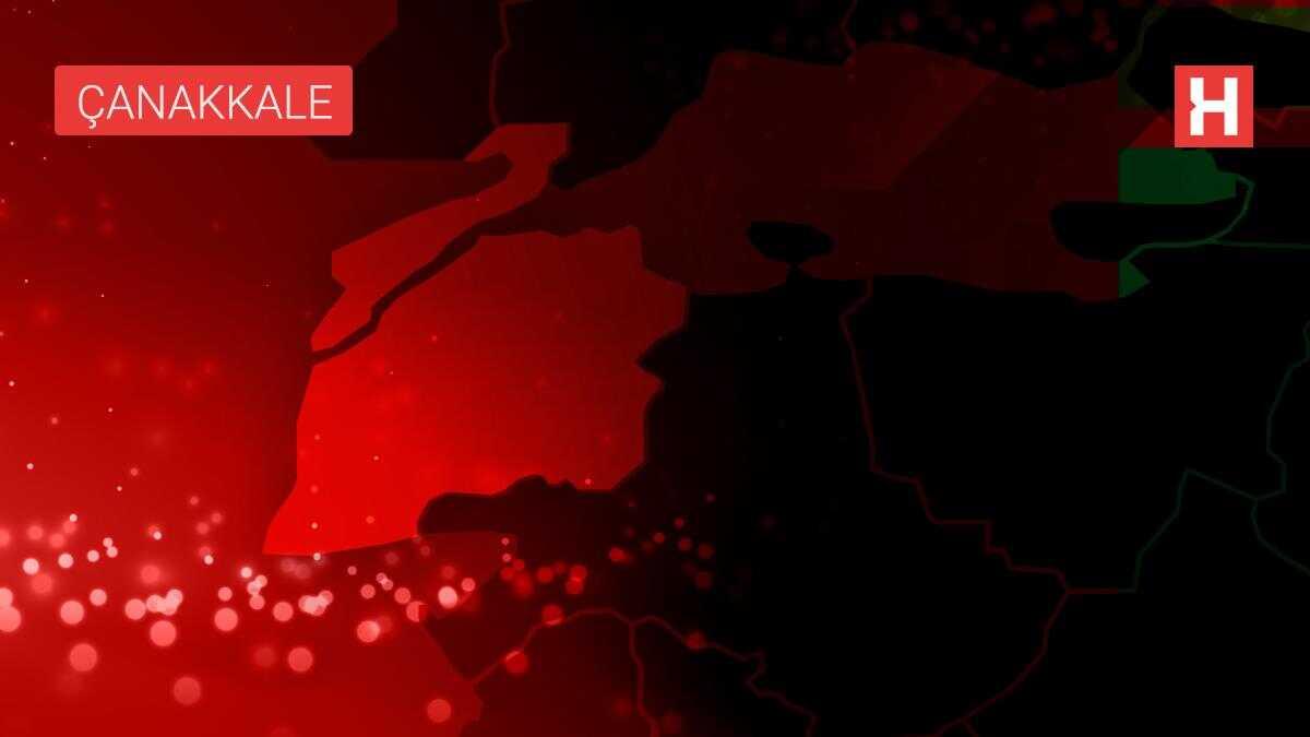 Çanakkale'de akaryakıt istasyonundan çıkan TIR'a otomobil çarptı: 5 ölü (2)
