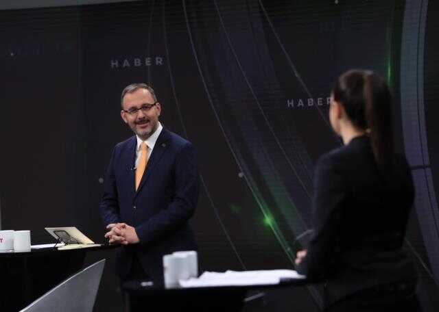 Televizyonunu açanlar gözlerine inanamadı! Haber bültenini Bakan Kasapoğlu sundu Televizyonunu açanlar gözlerine inanamadı! Haber bültenini Bakan Kasapoğlu sundu