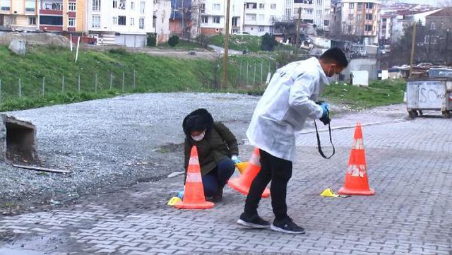 Esenyurt'ta plakasında 'mutluyuz' yazan otomobille geldi, dehşeti yaşattı Esenyurt'ta plakasında 'mutluyuz' yazan otomobille geldi, dehşeti yaşattı