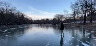 New York'ta aşırı soğuk nedeniyle Central Park'taki göl ondu