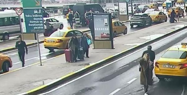 Sahte dolarla Almanya'ya gitmek isteyen şahıs, İstanbul Havalimanı'na kadar gidebildi Sahte dolarla Almanya'ya gitmek isteyen şahıs, İstanbul Havalimanı'na kadar gidebildi