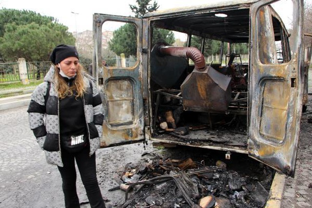 Tehditler, baltayla saldırı, kundaklama... Kağıthane'de köftecilik yapan kadının dramı Tehditler, baltayla saldırı, kundaklama... Kağıthane'de köftecilik yapan kadının dramı