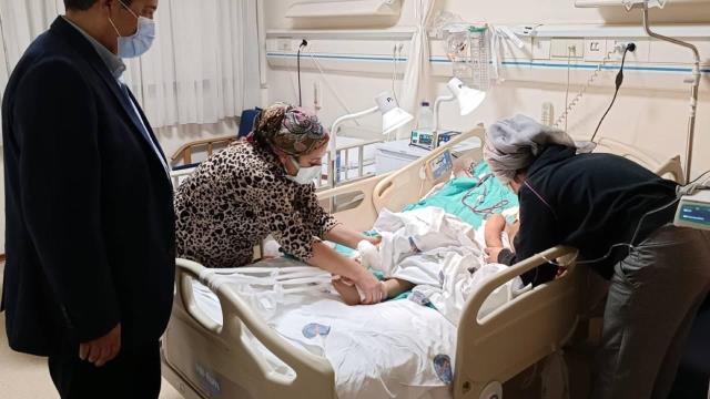 Pitbull saldırısında yaralanan Asiye'ye, kulak hasarı ve yüz felcine yönelik yeni operasyon