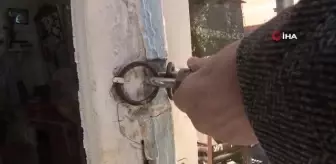 Usturası emektar, kendisi usta... 80 yaşındaki berber 63 yıldır müşterilerini
