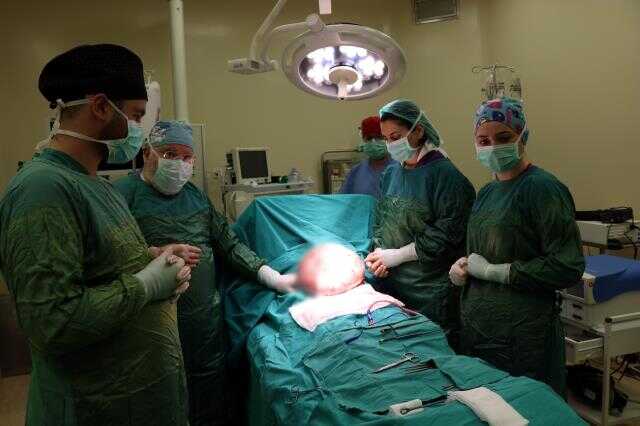 55 kilo kadından 10 kiloluk kitle çıktı, doktor 'Ben 12 yıldır böylesini görmedim' dedi 55 kilo kadından 10 kiloluk kitle çıktı, doktor 'Ben 12 yıldır böylesini görmedim' dedi