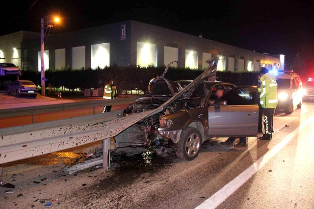 Mucize kurtuluş! Hurda yığınına dönen araçtan burnu bile kanamadan kurtuldu