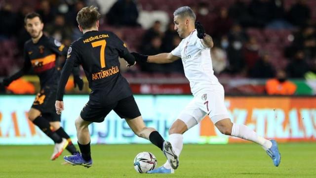 Aslan'ın yeni hocası ilk sınavında hüsran yaşadı! Hatayspor, nefes kesen maçta Galatasaray'ı 4-2 mağlup etti.