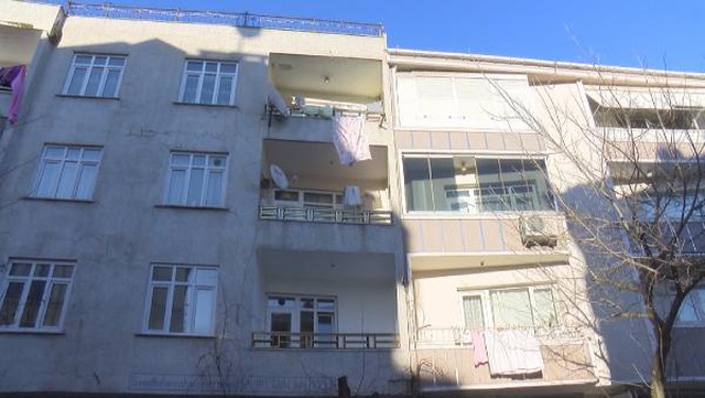 KİRACILARINA DEHŞETİ YAŞATAN 93 YAŞINDAKİ EV SAHİBİ TEKRAR SALDIRACAĞIM KİRACILARINA DEHŞETİ YAŞATAN 93 YAŞINDAKİ EV SAHİBİ TEKRAR SALDIRACAĞIM