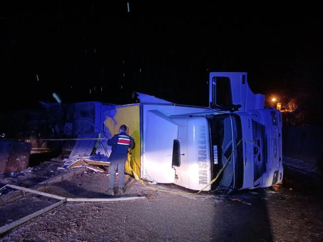 Sivas'ta otobüs kazası: 1 ölü, 20'ye yakın yaralı