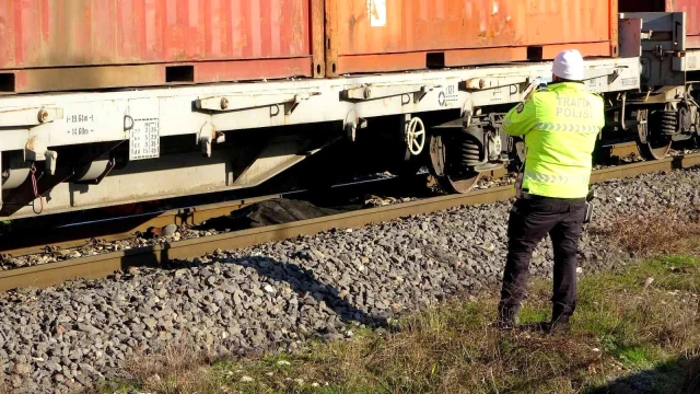 Hemzemin geçitte tren çarpan üniversite öğrencisi hayatını kaybetti