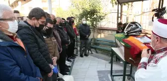 Apartmanda çıkan yangında ölen gencin cenazesi toprağa verildi