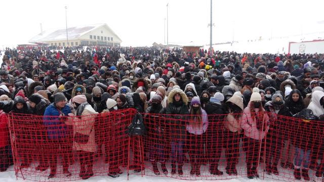 Soğuğu bahane ederek konsere çıkmayan Manuş Baba, sessizliğini bozdu: Güvenlik önlemleri sağlanmadı