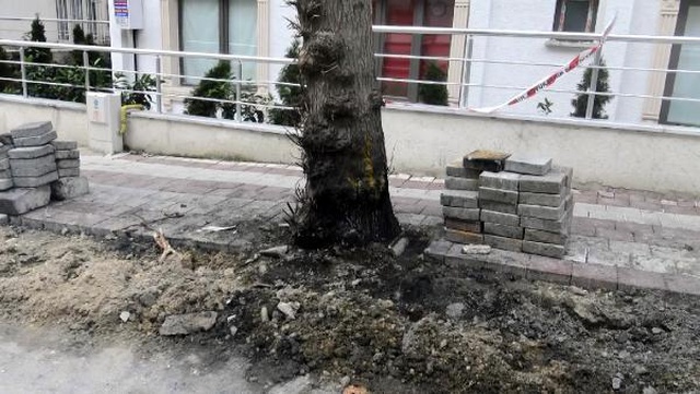 Avcılar'da yeraltı kabloları yine alev alıp patladı Avcılar'da yeraltı kabloları yine alev alıp patladı