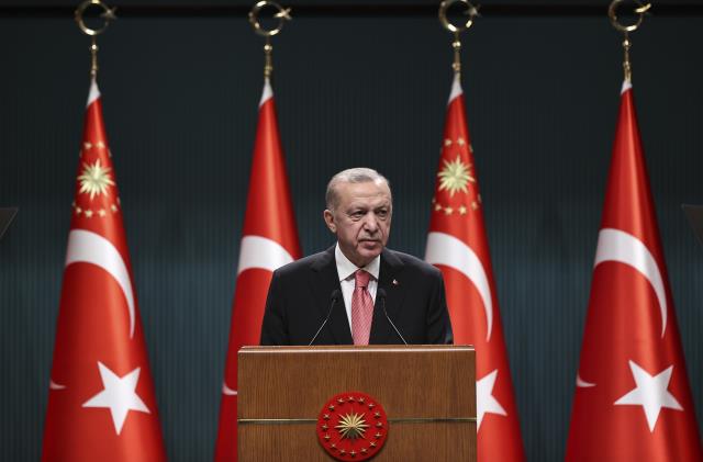 Cumhurbaşkanı Erdoğan'dan KDV düzenlemesiyle ilgili ilk ipucu: Adaleti sağlayacak çalışma hazırlanıyor Cumhurbaşkanı Erdoğan'dan KDV düzenlemesiyle ilgili ilk ipucu: Adaleti sağlayacak çalışma hazırlanıyor