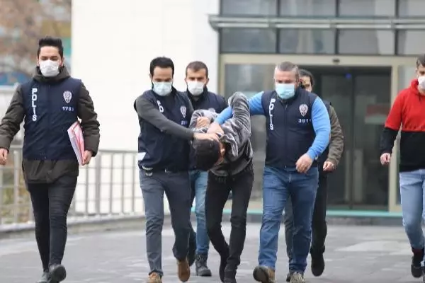 Esra Hankulu'nun ölümü nedeniyle yargılanan Ümitcan Uygun'ın başını ağrıtacak iddia! Olay günü Aleyna Çakır'ın fotoğraflarına bakmış