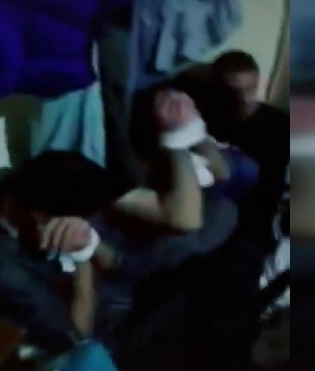 İstanbul'un göbeğinde korkutan olay! Gasp çetesi, eve baskın yaptığı anları TikTok'ta paylaştı İstanbul'un göbeğinde korkutan olay! Gasp çetesi, eve baskın yaptığı anları TikTok'ta paylaştı