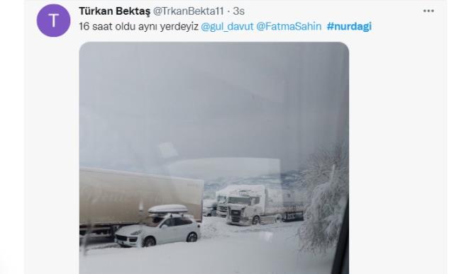 Nurdağı'nda mahsur kalan yurttaşlardan 'imdat' paylaşımları: Benzin bitti, aç ve susuz kaldık! Nurdağı'nda mahsur kalan yurttaşlardan 'imdat' paylaşımları: Benzin bitti, aç ve susuz kaldık!