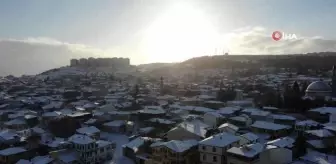 Beyaz gelinliğini giyen tarihi Odunpazarı bölgesi havadan görüntülendi
