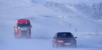 Kars'ta kar ve tipi etkili oluyor