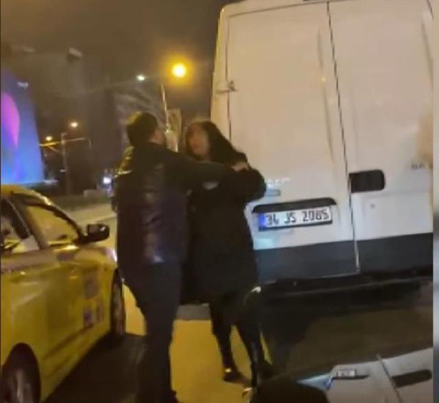 İstanbul'da taksici dehşeti! Kadın turisti önce kaçırdı, sonra darbetti İstanbul'da taksici dehşeti! Kadın turisti önce kaçırdı, sonra darbetti