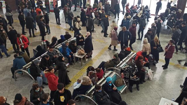 Konya'da Antalya kara yolu dışında tüm yollar trafiğe açıldı Konya'da Antalya kara yolu dışında tüm yollar trafiğe açıldı