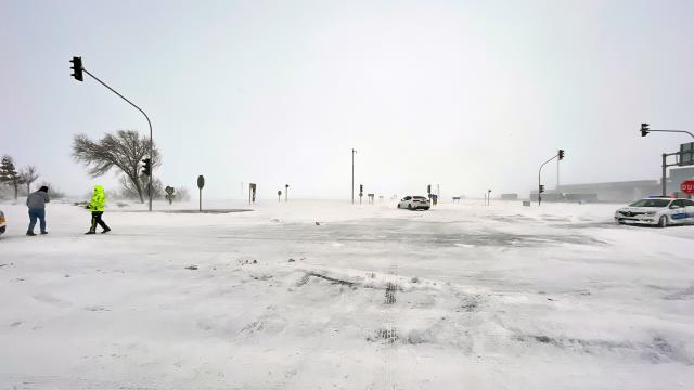 Konya'da Antalya kara yolu dışında tüm yollar trafiğe açıldı Konya'da Antalya kara yolu dışında tüm yollar trafiğe açıldı