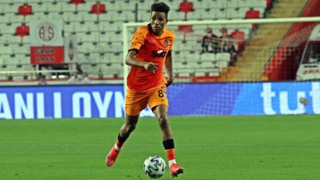 Portekiz basını yazdı! Galatasaray, Gedson Fernandes'i bir kez daha kadrosuna katmak üzere Portekiz basını yazdı! Galatasaray, Gedson Fernandes'i bir kez daha kadrosuna katmak üzere