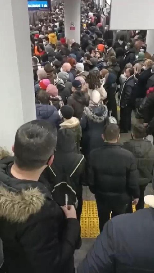 İstanbul'da toplu ulaşım araçlarında yoğunluk