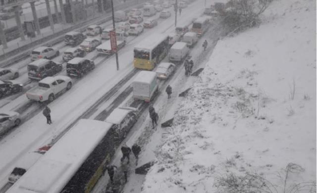 Son Dakika: Kar megakenti esir aldı! İstanbul'a Trakya ve Anadolu'dan girişler durduruldu