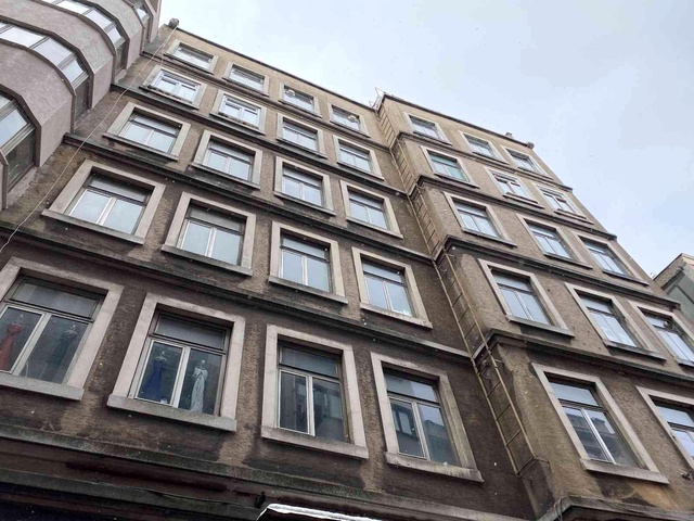 Eminönü'nde büyük vurgun! Kasa hırsızları tarihi handaki 30 dükkana girdi! Eminönü'nde büyük vurgun! Kasa hırsızları tarihi handaki 30 dükkana girdi!