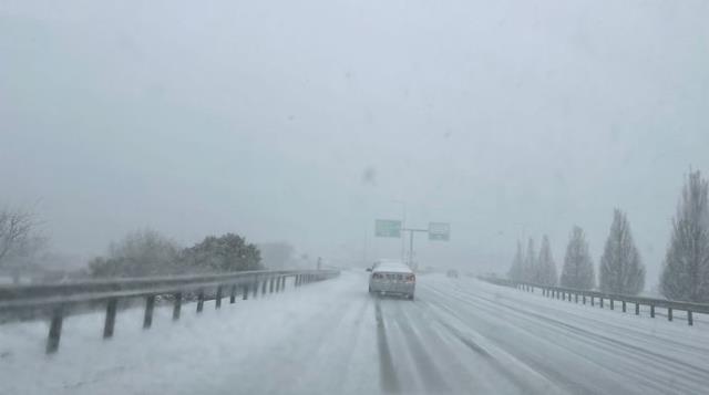 İstanbul'da kar kalınlığı 85 santimetreye ulaştı! İşte megakentten afet görüntüleri