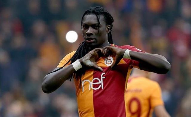 Şakası yapılırken resmiyet kazandı! Gomis, Galatasaray'a dönüyor Şakası yapılırken resmiyet kazandı! Gomis, Galatasaray'a dönüyor