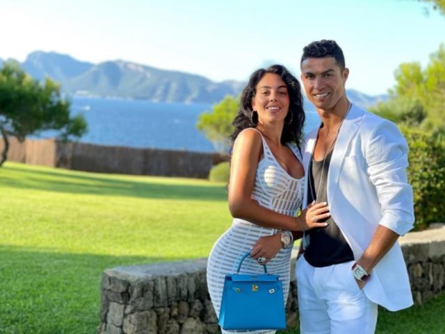 Ronaldo kıyameti koparacak! Nişanlısı için söylenenler yenilir yutulur cinsten değil Ronaldo kıyameti koparacak! Nişanlısı için söylenenler yenilir yutulur cinsten değil