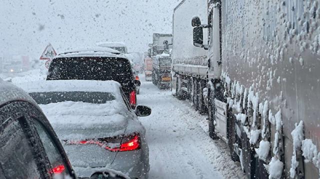 Son Dakika! TAG Otoyolu'nun Gaziantep yönü kar yağışı nedeniyle ulaşıma kapandı