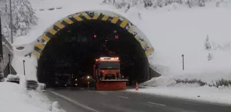 Bolu Dağı'nda hafif kar etkili oluyor