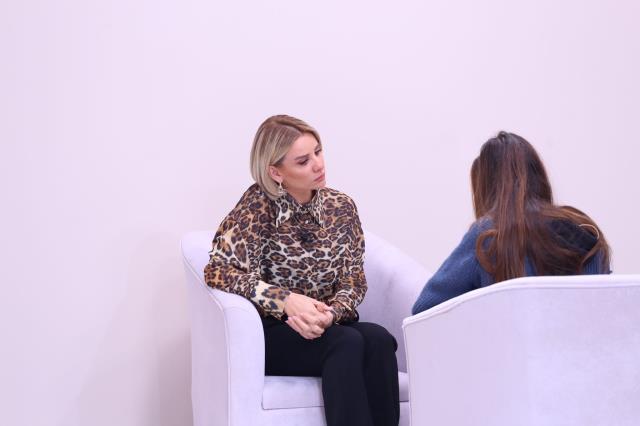 Esra Erol canlı yayında çıldırdı! Gözyaşları içinde genç kıza isyan etti Esra Erol canlı yayında çıldırdı! Gözyaşları içinde genç kıza isyan etti