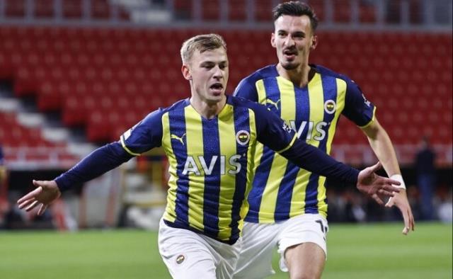Fenerbahçe'nin imdadına Volkan Demirel yetişti! Taraftarın gitsin diye dua ettiği futbolcuya talip oldu