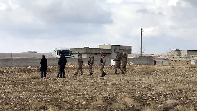 Şanlıurfa'da husumetli iki aile arasında savaş gibi kavga: 25 yaralı Şanlıurfa'da husumetli iki aile arasında savaş gibi kavga: 25 yaralı