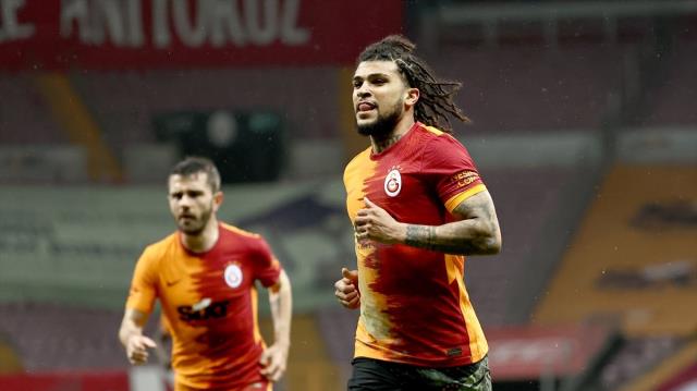 Galatasaray'dan ayrılan Yedlin'in sözleri ABD'yi salladı: Her yerde cami vardı Galatasaray'dan ayrılan Yedlin'in sözleri ABD'yi salladı: Her yerde cami vardı