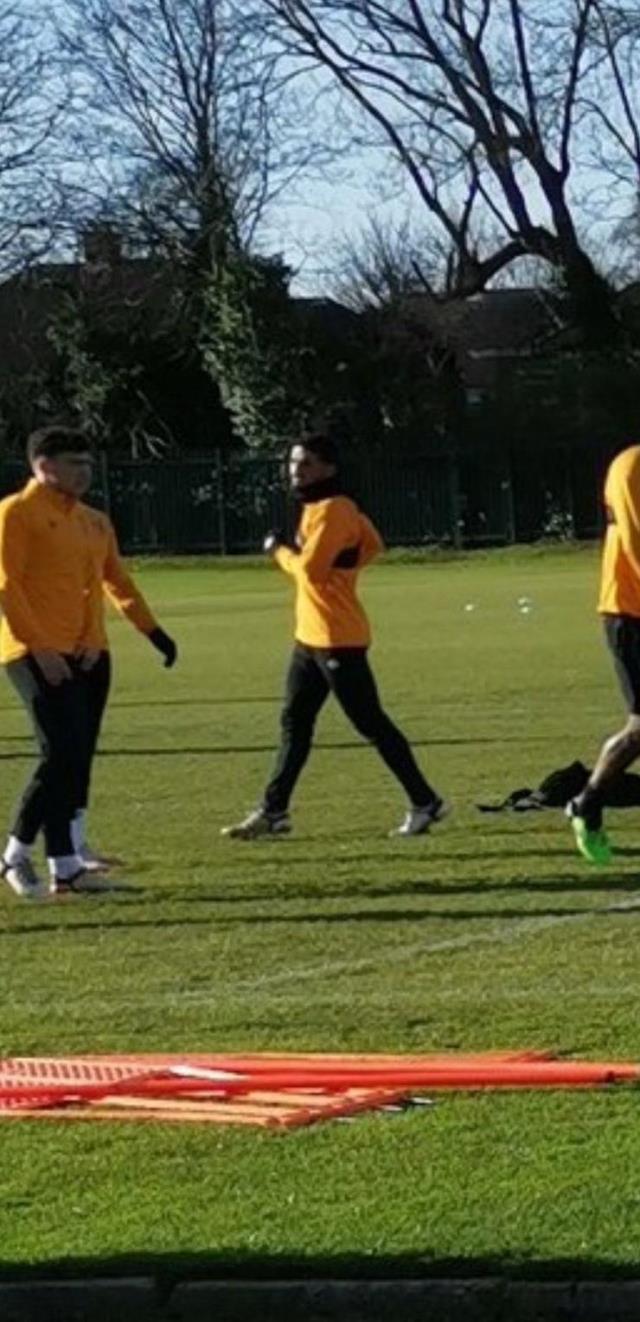 Fenerbahçeli futbolcu, Acun Ilıcalı'nın takımıyla idmana çıktı! Taraftar sinirden çılgına döndü Fenerbahçeli futbolcu, Acun Ilıcalı'nın takımıyla idmana çıktı! Taraftar sinirden çılgına döndü