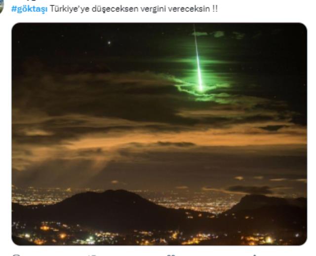Gökyüzünde yeşil ışık saçan göktaşının Türkiye'de görüntülendiği iddiası Gökyüzünde yeşil ışık saçan göktaşının Türkiye'de görüntülendiği iddiası