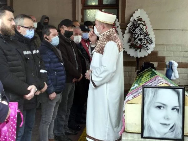 ABD'li eski kocası tarafından öldürülen Türk öğretmen toprağa verildi! Babasının sözleri yürek yaktı