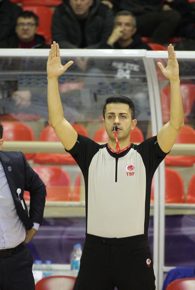 Hakemlerimizin yükselişi devam ediyor! Basketbolda bir başarı öyküsü: Mehmet Karabilecen