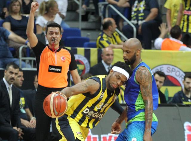 Hakemlerimizin yükselişi devam ediyor! Basketbolda bir başarı öyküsü: Mehmet Karabilecen