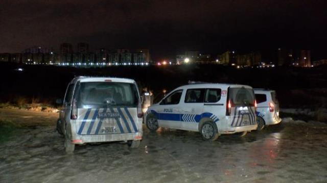 İstanbul Büyükçekmece'de gece yarısı esrarengiz kazı! Ekipler nöbet tutuyor