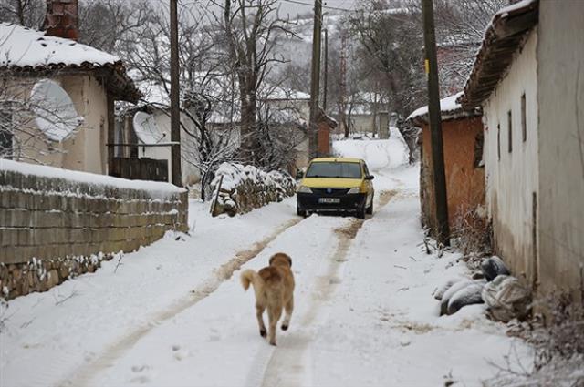 Kar yağışı Balkanlar üzerinden yurda giriş yaptı! Edirne ve Kırklareli beyaz örtüyle kaplandı
