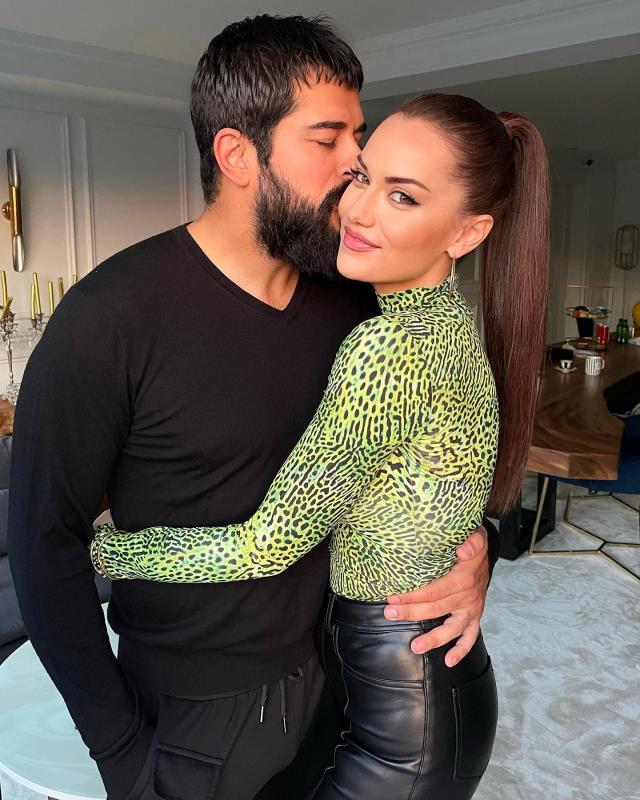 Fahriye Evcen ve Burak Özçivit, yıllık reklam anlaşmaları için 10 milyon TL istiyor