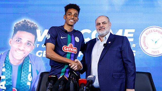 Gedson Fernandes'ten canlı yayında büyük sürpriz! Beşiktaş taraftarı buz kesti Gedson Fernandes'ten canlı yayında büyük sürpriz! Beşiktaş taraftarı buz kesti